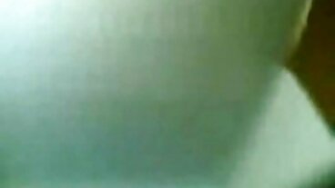 বোন মেগান বৃষ্টি এবং পেটা পি পাট খেতে চোদা